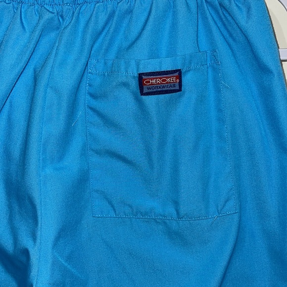 Cherokee women’s size medium scrub pants - Picture 8 of 8
